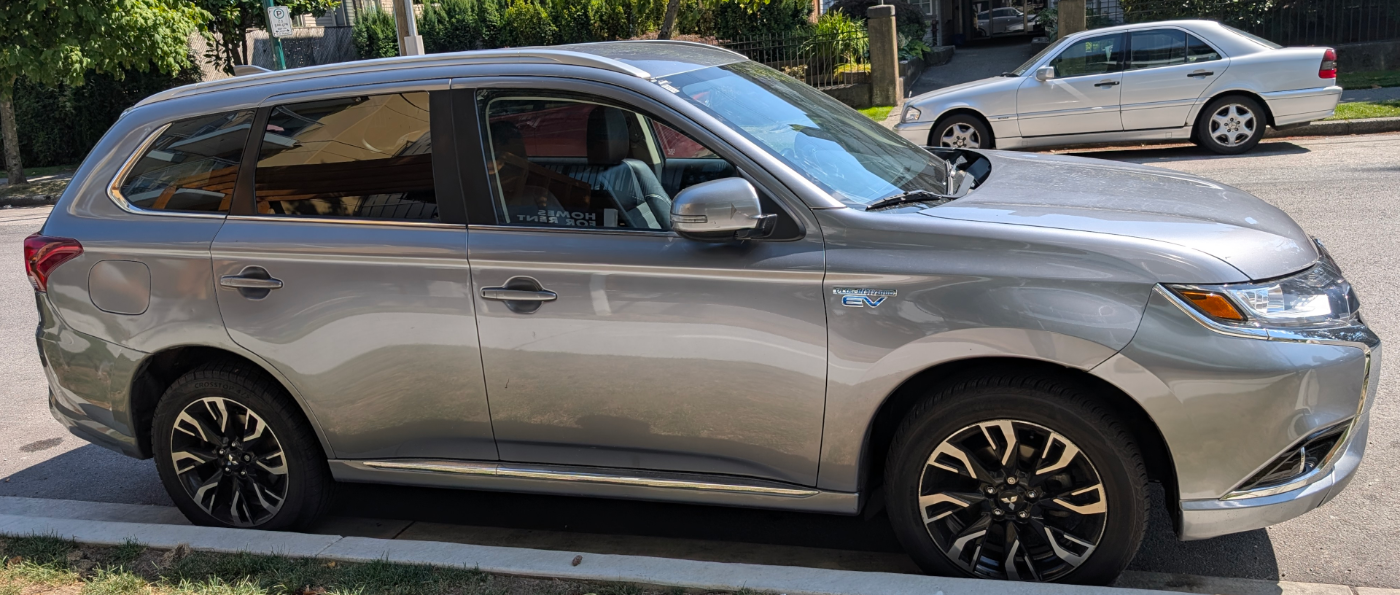 2018 Mitsubishi Outlander PHEV SEL 2018 Mitsubishi Outlander PHEV SEL