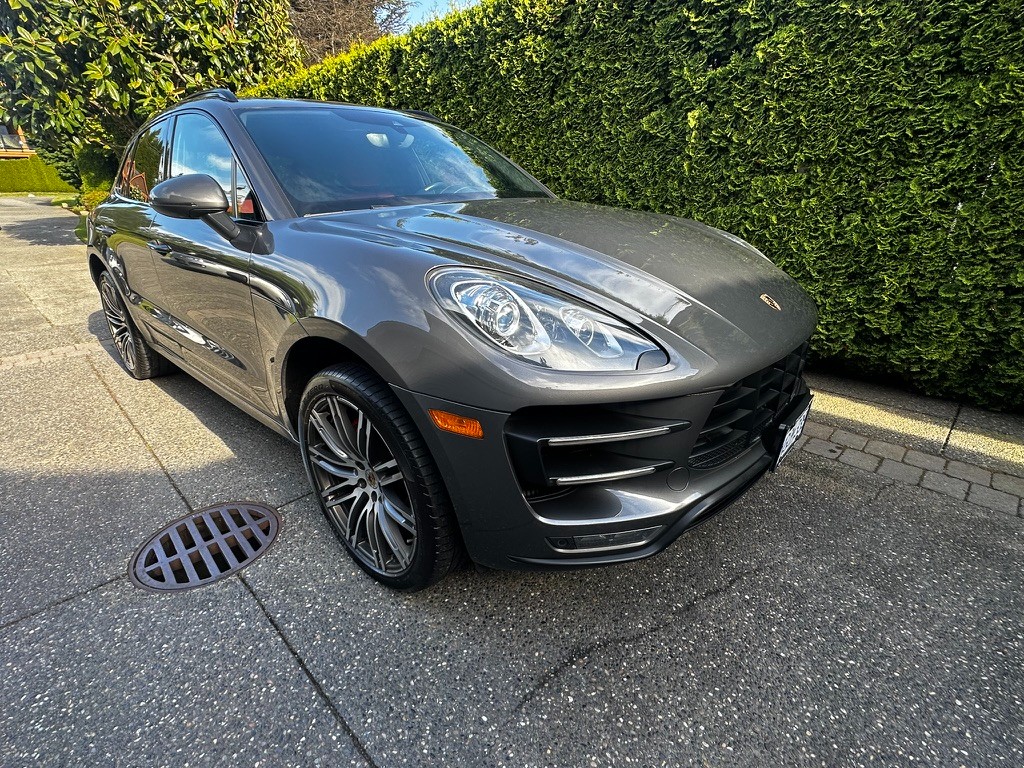 2015 Porsche Macan Turbo