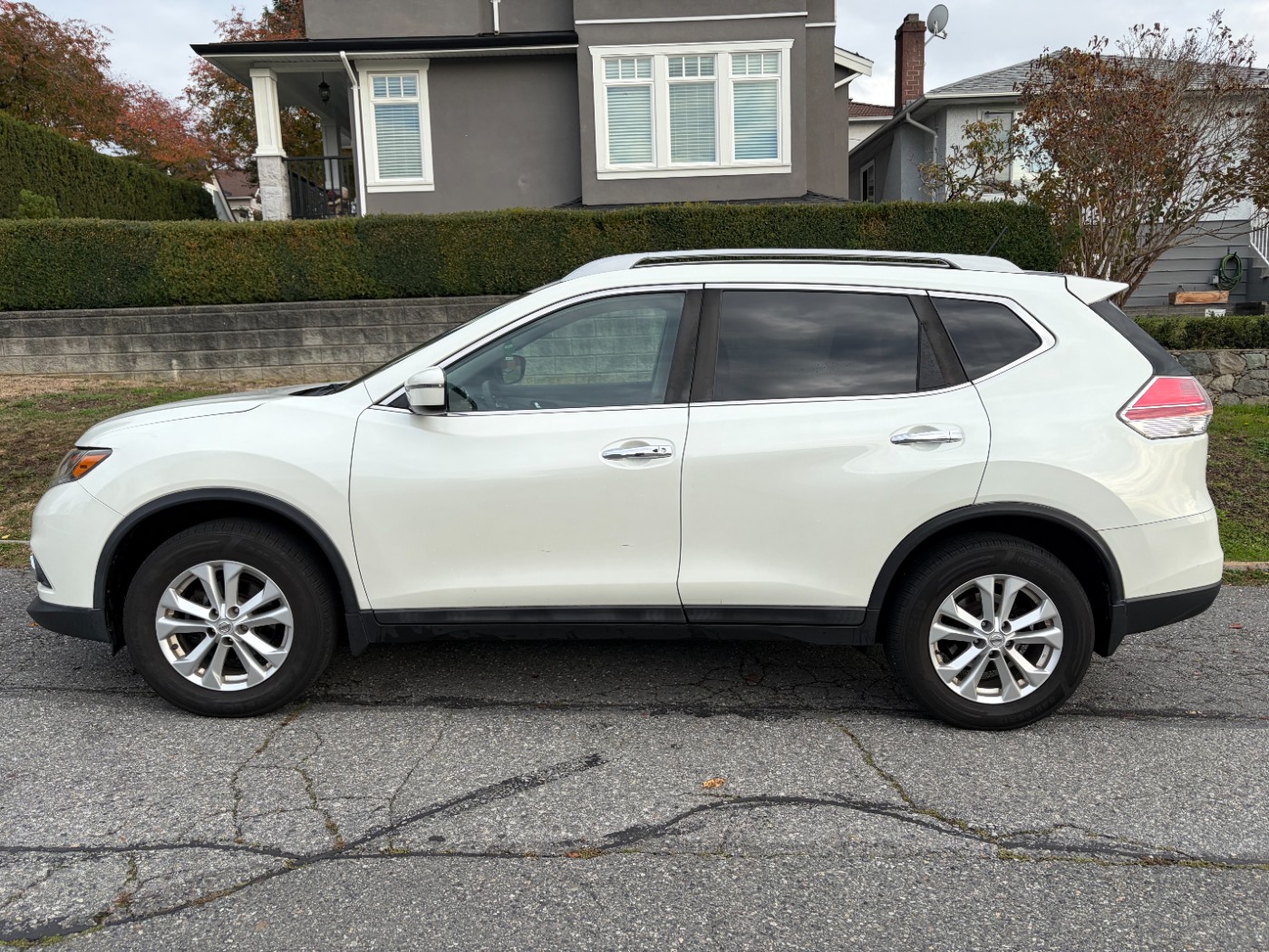 2016 Nissan Rogue SV