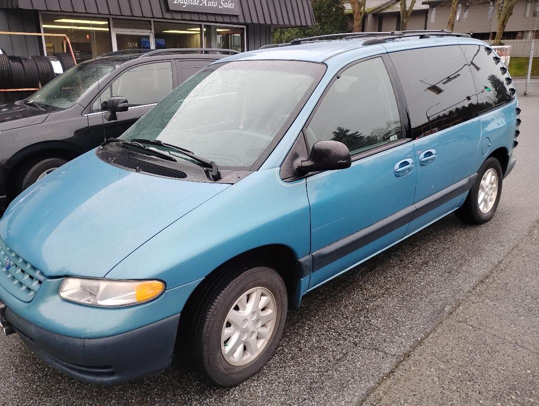 1997 Plymouth Voyager SE